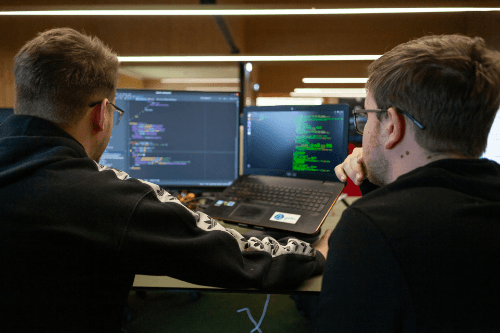 Featured image for The Developer’s Dilemma: Open Source vs Proprietary CMS